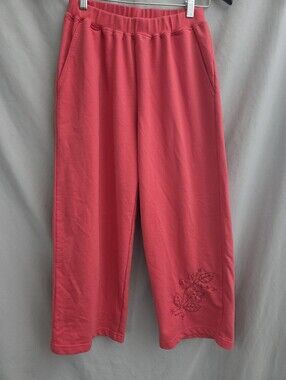 Coral Pull-On Embroidered Capris